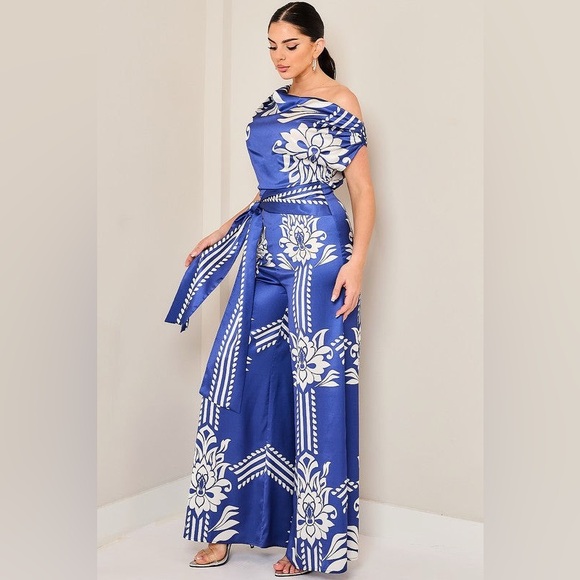 #51 She's Classy Jumpsuit-LAST ONE - Picture 2 of 7